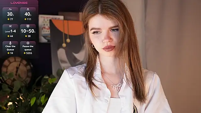 Snapshot of AmityDilley chatting on October 6, 4:13 am AmityDilley online show from October 6, 4:13 am