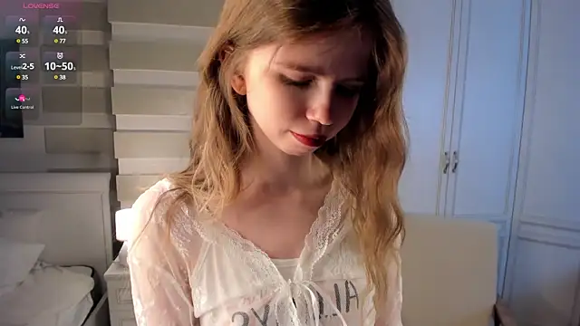 Snapshot of AmityDilley chatting on March 15, 3:18 am AmityDilley online show from March 15, 3:18 am