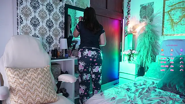 missjudi online show from November 20, 8:09 pm