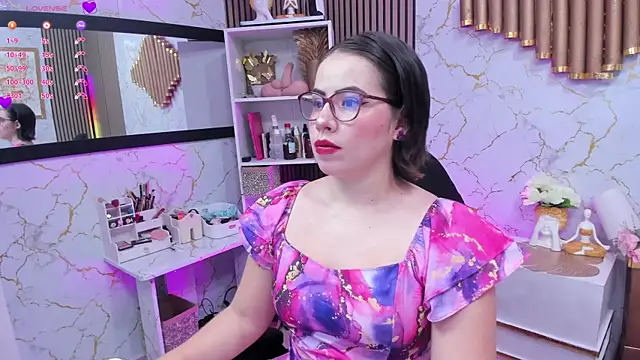 missjudi online show from May 18, 2:23 am