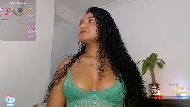 Snapshot of victtoria_cane63 chatting on October 25, 11:38 pm victtoria cane63 online show from October 25, 11:38 pm