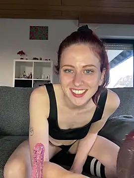 SweetSeraphine online show from March 6, 4:49 pm