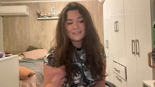 Snapshot of Piolapk chatting on March 14, 12:49 am Piolapk online show from March 14, 12:49 am