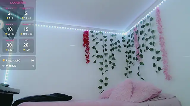 Snapshot of luna_lgomez_ chatting on March 7, 2:23 pm luna lgomez  online show from March 7, 2:23 pm