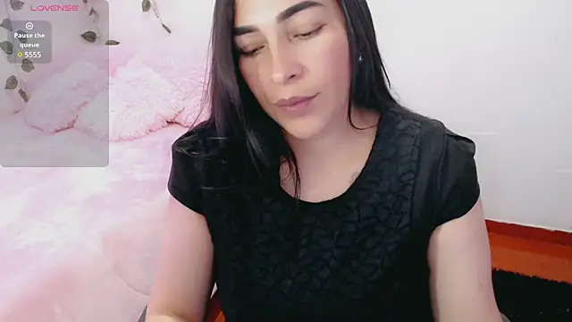 Snapshot of luna_lgomez_ chatting on March 14, 11:23 am luna lgomez  online show from March 14, 11:23 am