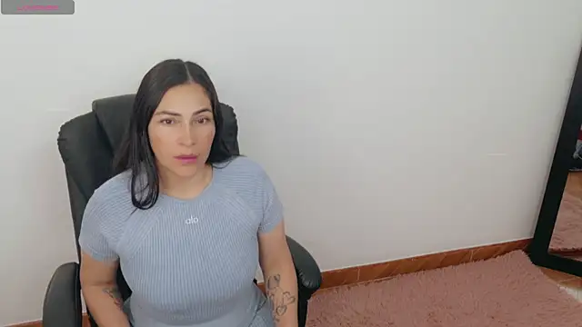 luna lgomez  online show from July 16, 10:01 am