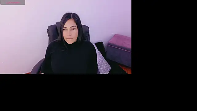 luna lgomez  online show from March 19, 11:21 am