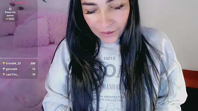 Snapshot of luna_lgomez_ chatting on March 2, 1:09 pm luna lgomez  online show from March 2, 1:09 pm
