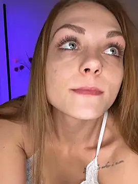 OCTAPUSSY2000 online show from December 17, 8:03 pm