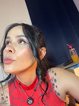 HotAlana  online show from April 2, 1:02 am