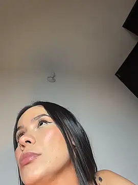 HotAlana  online show from February 21, 2:46 am