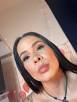 HotAlana  online show from March 26, 11:46 pm