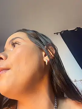 Snapshot of HotAlana_ chatting on May 7, 12:15 am HotAlana online show from May 7, 12:15 am
