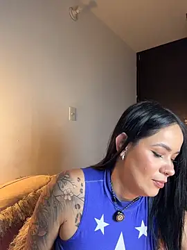 HotAlana  online show from February 11, 12:10 am