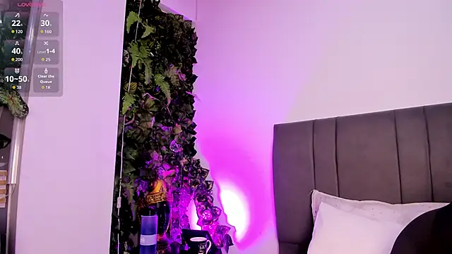 Fernanda liie  online show from February 27, 12:16 pm