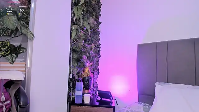 Fernanda liie  online show from February 28, 1:22 pm