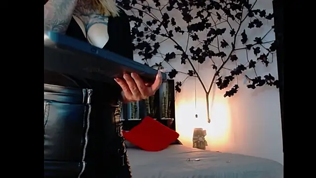 Sara Valkyri online show from March 7, 3:07 pm