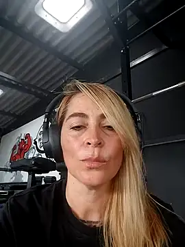 Sara Valkyri online show from March 13, 10:32 pm
