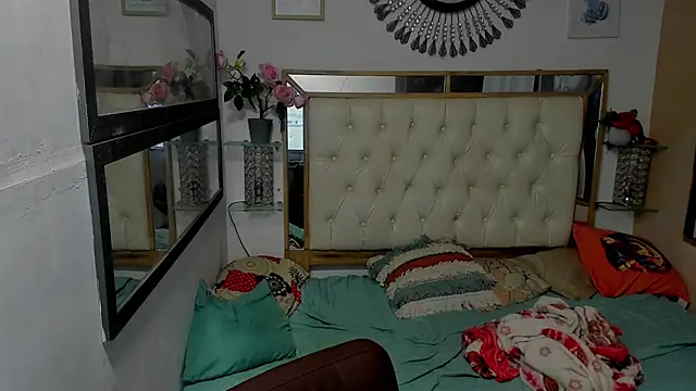 heiker  online show from December 3, 3:18 am