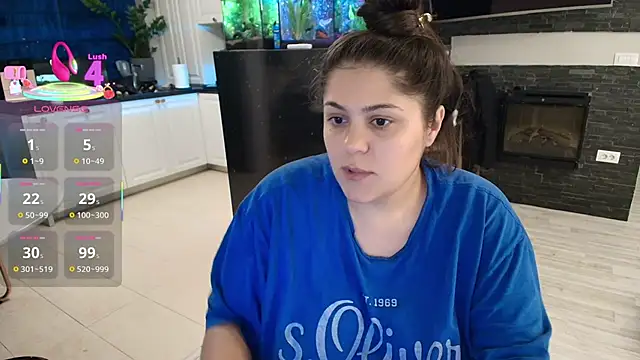 Layla- online show from October 24, 1:43 pm