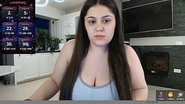 Snapshot of Layla- chatting on February 23, 7:38 pm Layla- online show from February 23, 7:38 pm