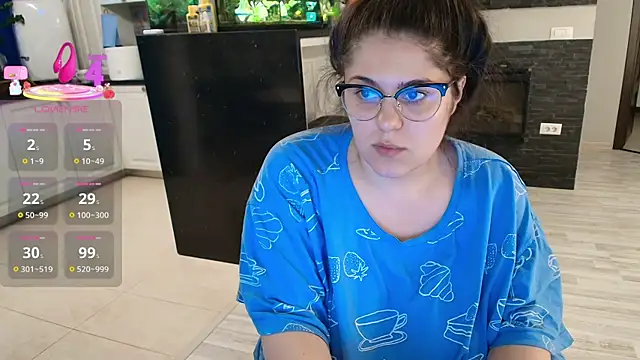 Layla- online show from April 21, 9:38 am