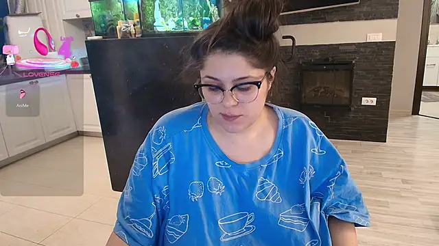 Layla- online show from March 26, 12:03 pm