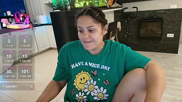 Snapshot of Layla- chatting on July 8, 10:49 am Layla- online show from July 8, 10:49 am