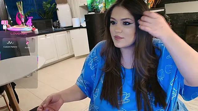 Layla- online show from March 1, 9:48 pm