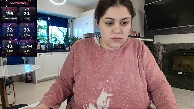 Snapshot of Layla- chatting on February 20, 11:31 am Layla- online show from February 20, 11:31 am