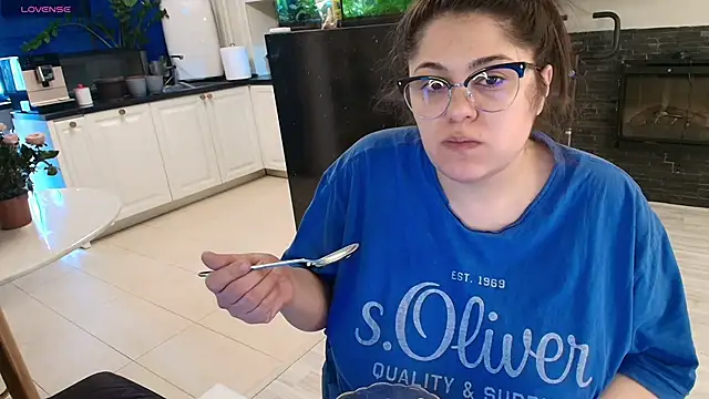 Layla- online show from March 2, 10:22 am