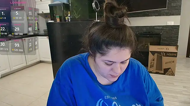 Layla- online show from February 3, 10:42 am