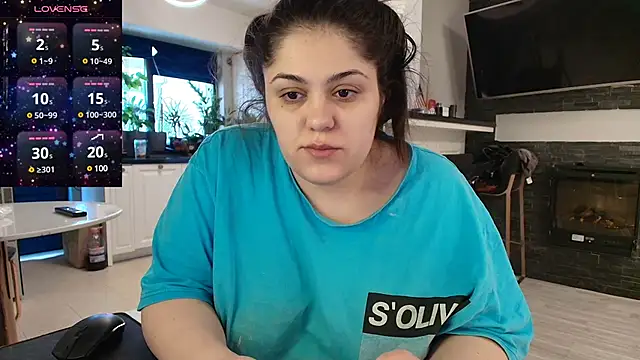 Snapshot of Layla- chatting on February 11, 9:52 am Layla- online show from February 11, 9:52 am
