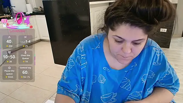 Layla- online show from February 19, 11:29 am