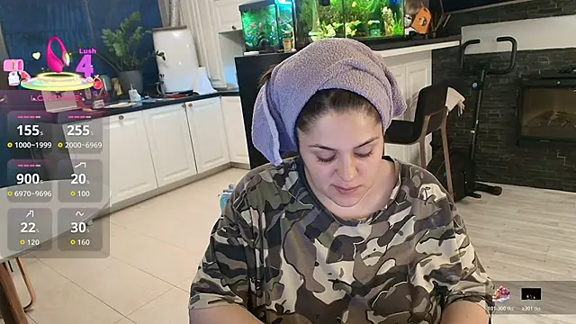 Snapshot of Layla- chatting on June 4, 6:34 pm Layla- online show from June 4, 6:34 pm