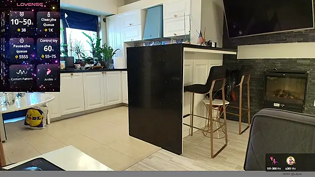 Snapshot of Layla- chatting on February 18, 12:39 pm Layla- online show from February 18, 12:39 pm