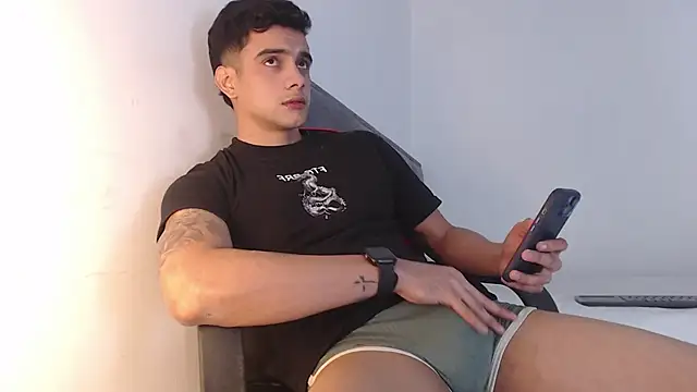 adam levis17 online show from December 18, 5:23 am