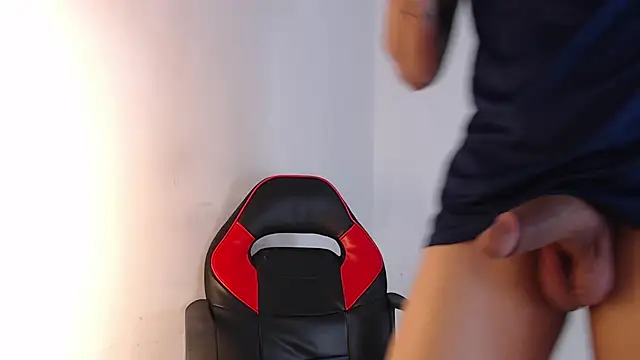 Snapshot of adam_levis17 chatting on October 18, 4:03 am adam levis17 online show from October 18, 4:03 am