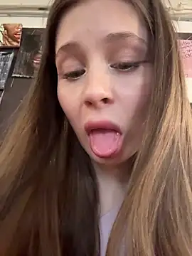 Snapshot of melicious_ chatting on February 21, 7:21 am melicious online show from February 21, 7:21 am