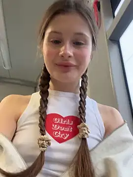 Snapshot of melicious_ chatting on March 4, 8:13 am melicious online show from March 4, 8:13 am