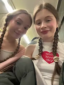 Snapshot of melicious_ chatting on March 13, 4:56 pm melicious online show from March 13, 4:56 pm