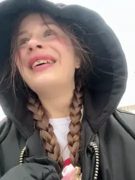 Snapshot of melicious_ chatting on March 4, 11:19 am melicious online show from March 4, 11:19 am