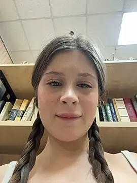 Snapshot of melicious_ chatting on February 3, 6:51 am melicious online show from February 3, 6:51 am