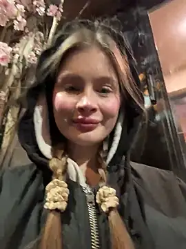 Snapshot of melicious_ chatting on March 18, 5:01 pm melicious online show from March 18, 5:01 pm