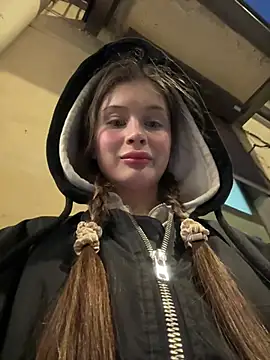 Snapshot of melicious_ chatting on March 5, 4:13 pm melicious online show from March 5, 4:13 pm