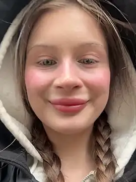 Snapshot of melicious_ chatting on March 5, 10:00 am melicious online show from March 5, 10:00 am