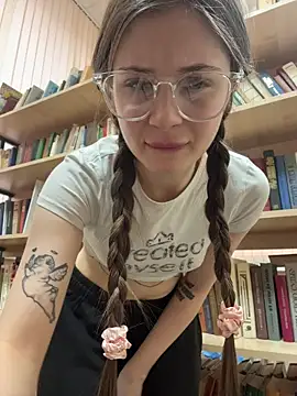 Snapshot of melicious_ chatting on February 18, 6:44 am melicious online show from February 18, 6:44 am