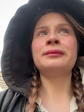 Snapshot of melicious_ chatting on March 4, 2:42 pm melicious online show from March 4, 2:42 pm