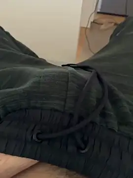 Snapshot of xy_monkeyBigCock chatting on February 25, 10:15 am xy monkeyBigCock online show from February 25, 10:15 am