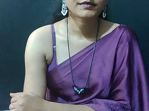 Snapshot of sugandha_bhabhi chatting on October 26, 5:13 pm sugandha bhabhi online show from October 26, 5:13 pm